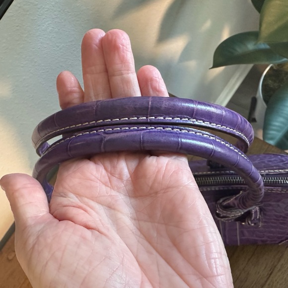 Dooney & Bourke Nile Collection Purple Croc-Embossed Shoulder Bag - See Video! - Picture 11 of 11
